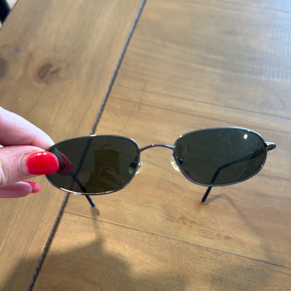 Vintage Y2K Kennith Cole  Sunglasses with Dark Lenses
